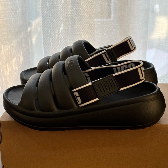 ‼️SOLD‼️ UGG Sport Yeah Slide Black - Picture 1 of 6